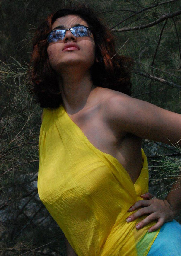 600px x 848px - Porn Pics Indian Babe Saira Nude Enjoying On Beach - Indian Porn Photos