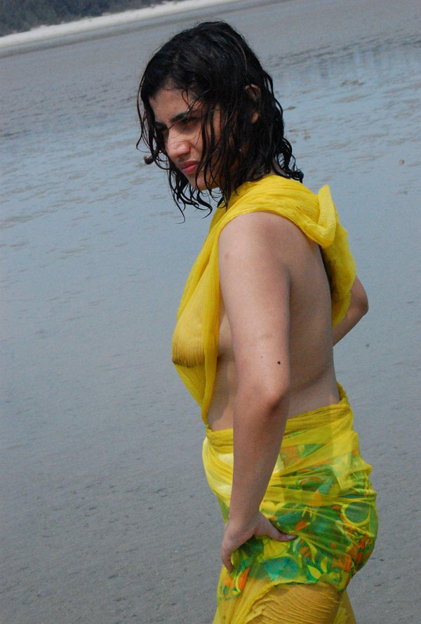 Beach Fuck Indian - Porn Pics Indian Babe Saira Nude Enjoying On Beach - Indian ...