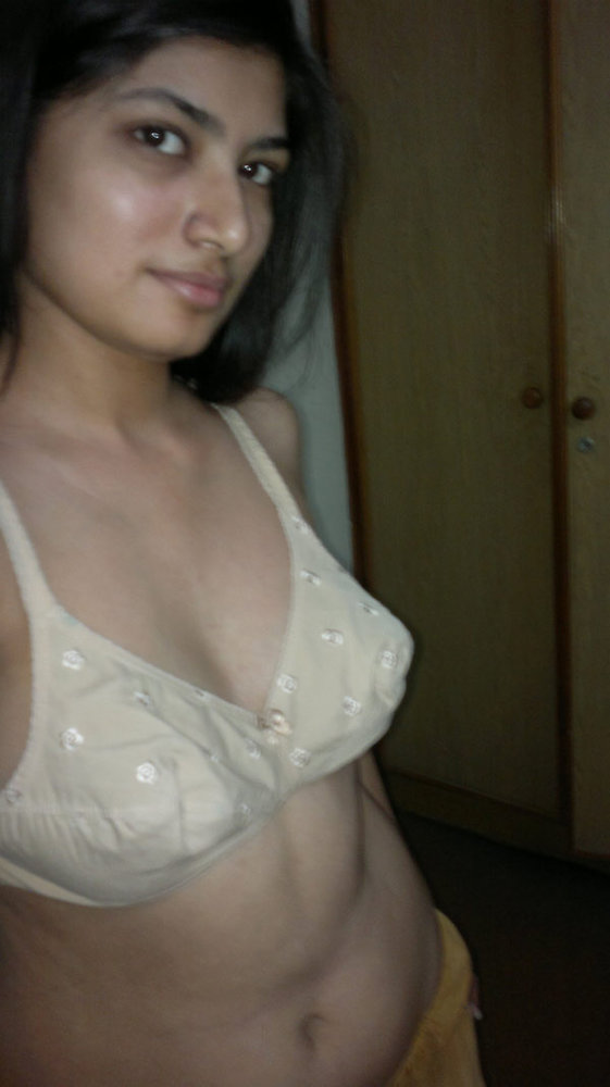 561px x 1000px - Porn Pics Sexy Indian Muslim Girl Taking Nude Selfies - Indian Porn Photos