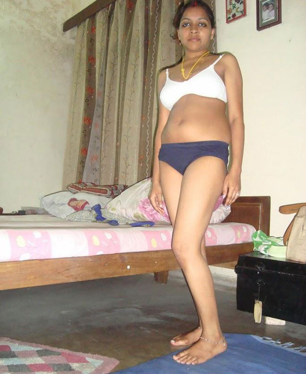 600px x 734px - Porn Pics Desi Indian Bhabhi Sitting Nude At Home - Indian Porn Photos