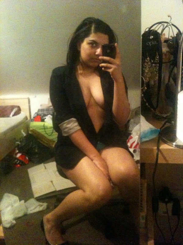 Porn Pics Chubby Indian Girl Taking Nude Selfies - Indian ...