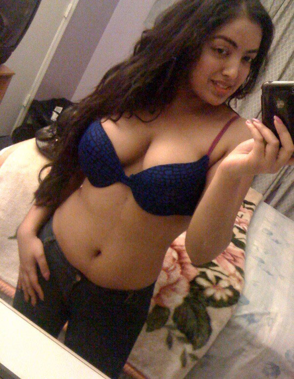 600px x 774px - Porn Pics Indian Girl Rachna Showing Her Big Boobs - Indian ...