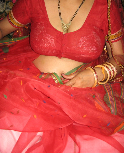 Naked Nude Desi Sari Red - Porn Pics Mature Indian Aunty Madhvi In Hot Red Saree - Indian Porn Photos