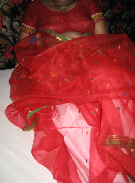 Red Saree Nude Aunty - Porn Pics Mature Indian Aunty Madhvi In Hot Red Saree - Indian Porn Photos