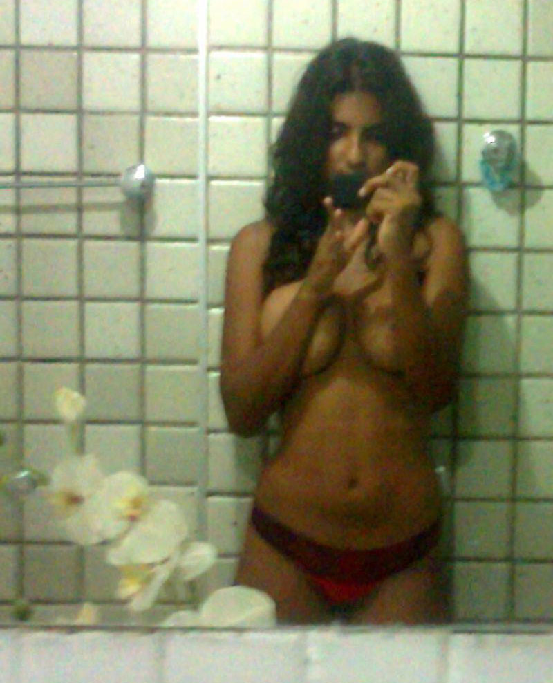 800px x 988px - Pakistani girl take shower - Porn clip