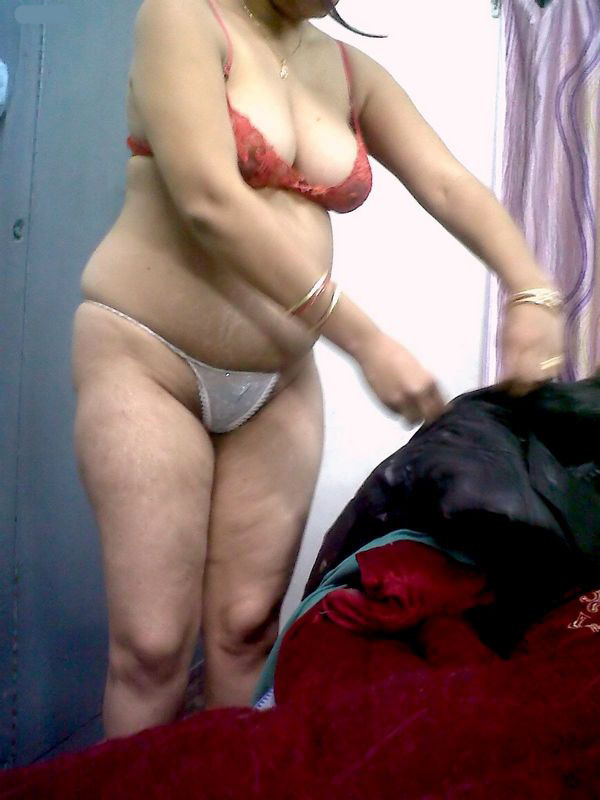 600px x 800px - Porn Pics Indian Mature Aunty Zakia Nude Show - Indian Porn Photos