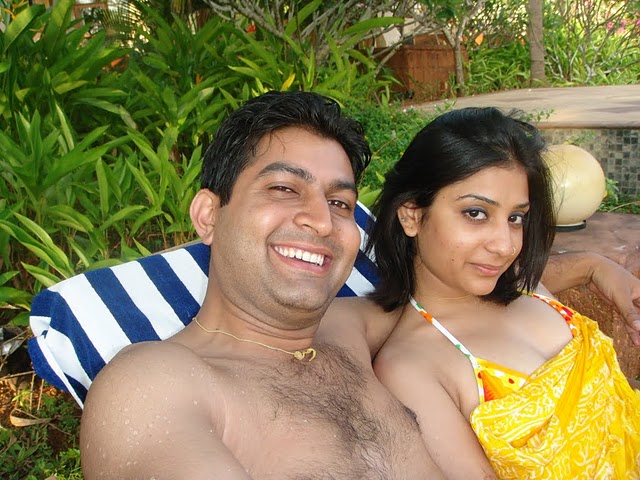 640px x 480px - Pakistani sexy girls in erotic bikini at beach - Indian Porn Photos